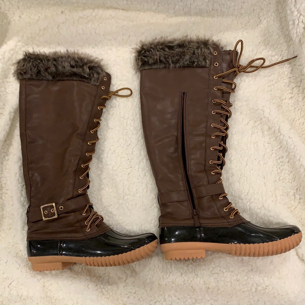 Nature Breeze Duck-10 HI Women's Knee High Lace Up Insulated Boots. Size 8.5.
